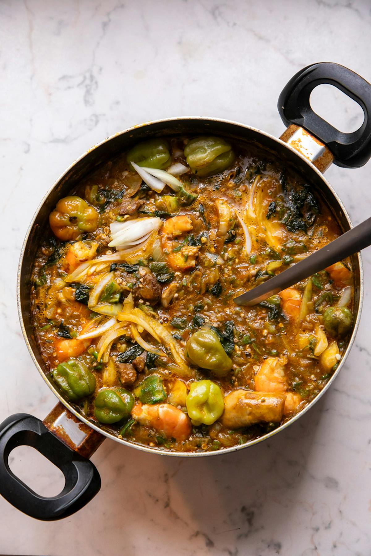 Sauce gombo au boeuf et aux crevettes (recette africaine)